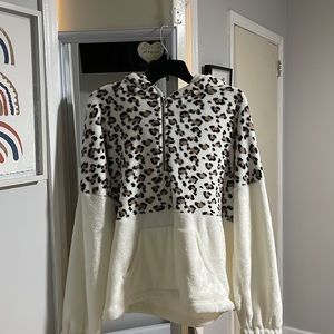 super cute and cozy sweater, never worn